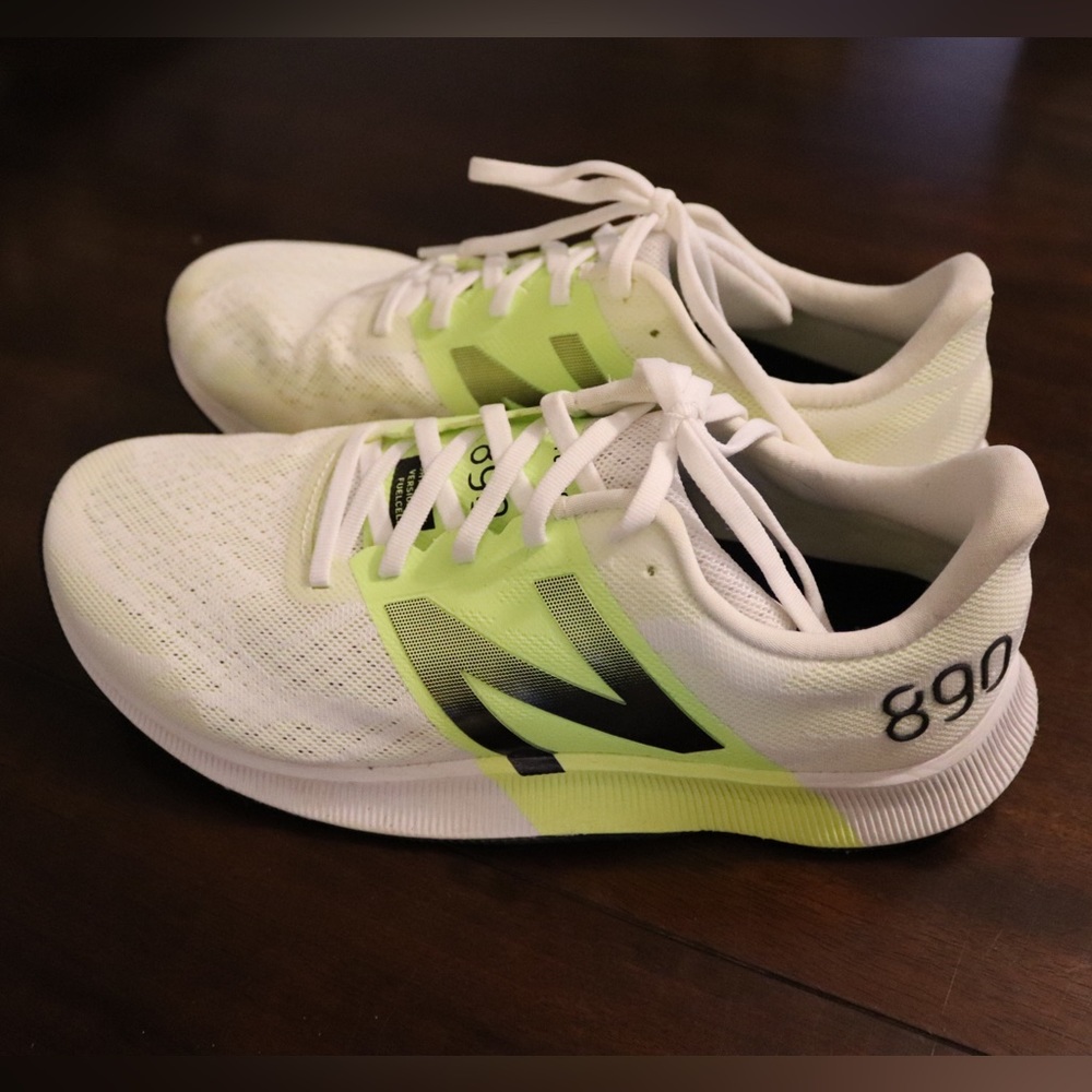 New Balance Mens Shoe Size 9